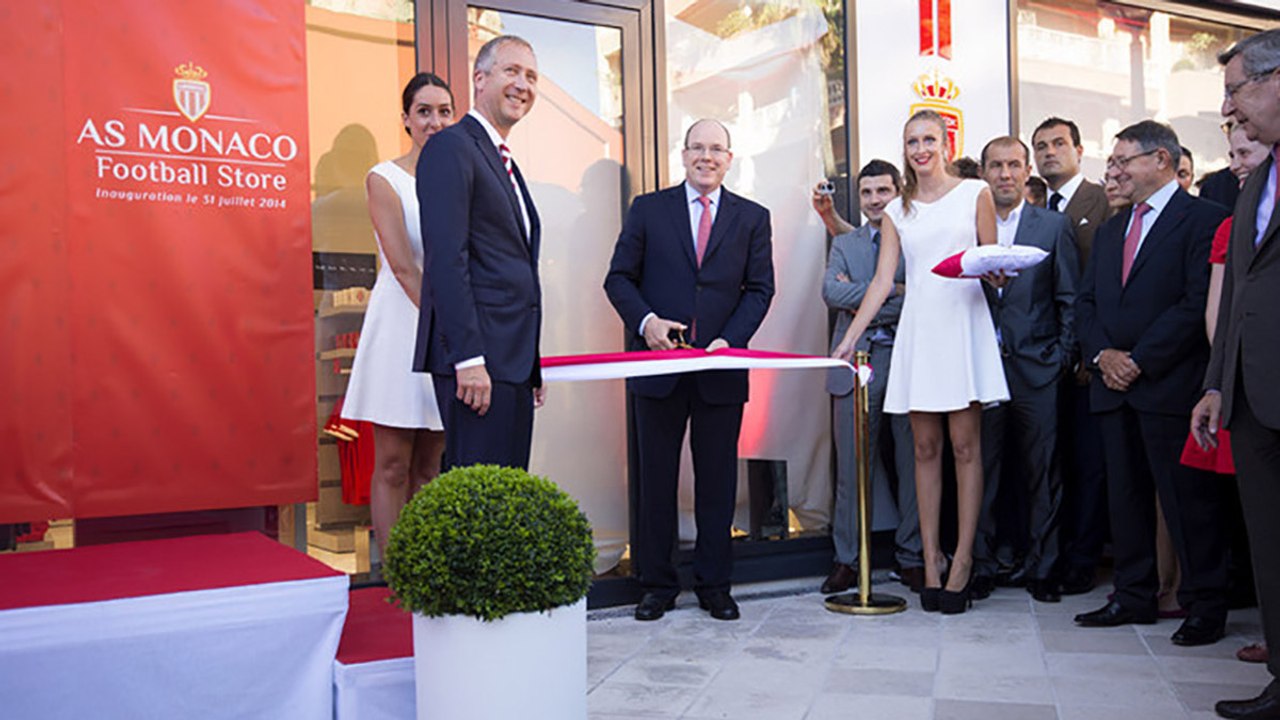 Boutique officielle, inauguration princière