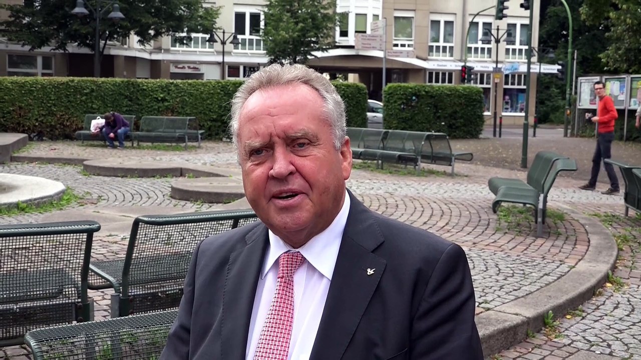 Demontierbare bänke in schlebusch (24.06.2015)