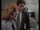 X-Files - Mulder et Scully appellent Internet