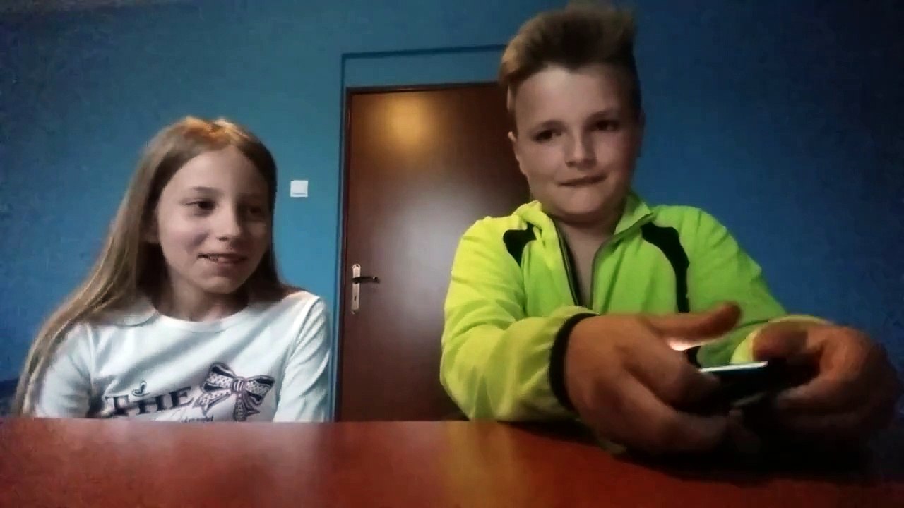A kistesómmal. Talking Angela part.1