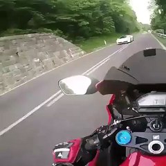 Ferrari vs CBR 1000