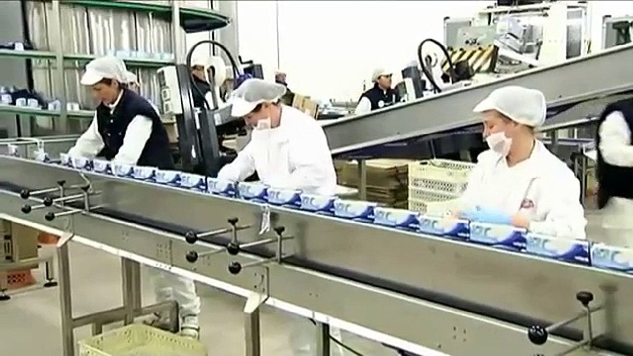 Cospedal visita la empresa de helados Casty