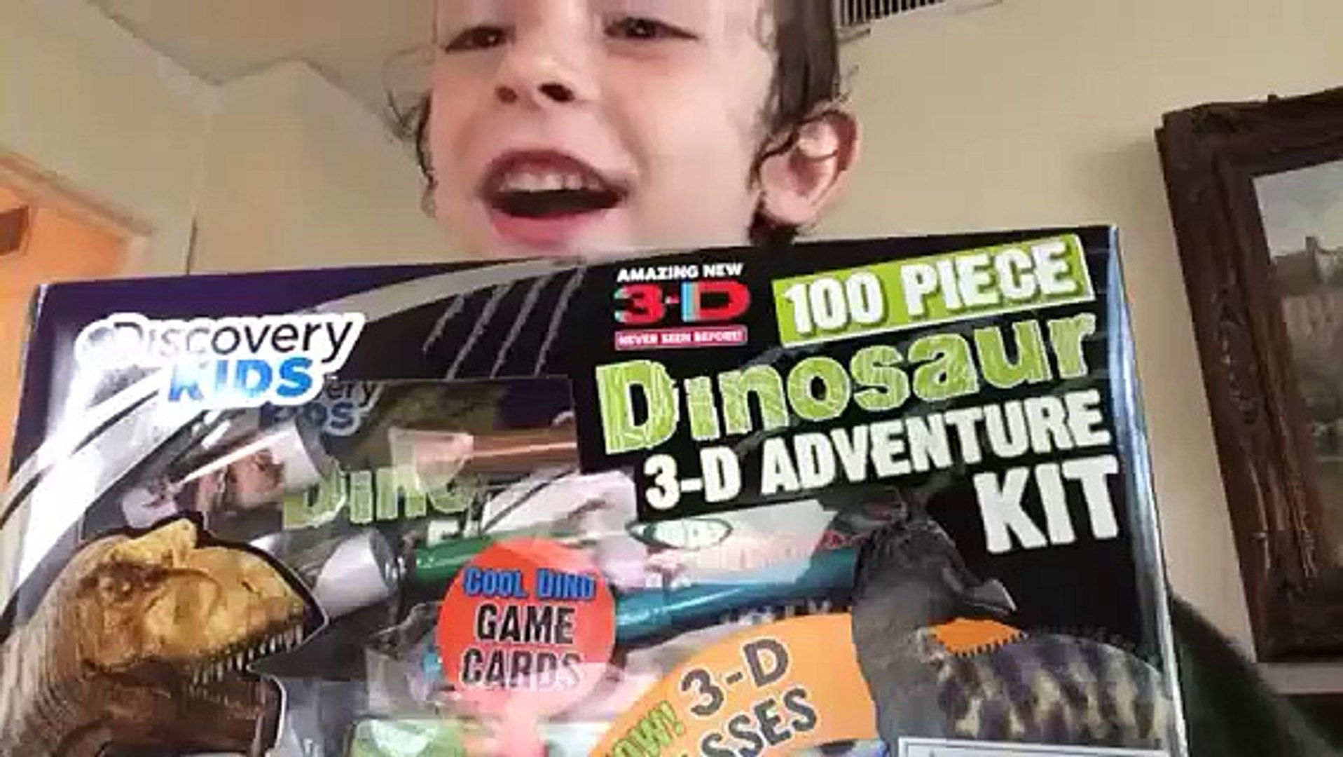 ⁣Dinosaur Discovery Kit
