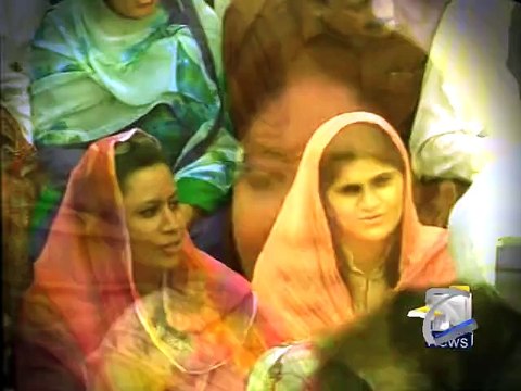 وزیر اعلی سندھ کا صوبائی اور ارکان اسمبلی کے ہمراہ لوڈ شیڈنگ کے ہمراہ دھرنا