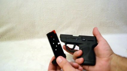 Taurus PT738 TCP 380 - Análise em Português