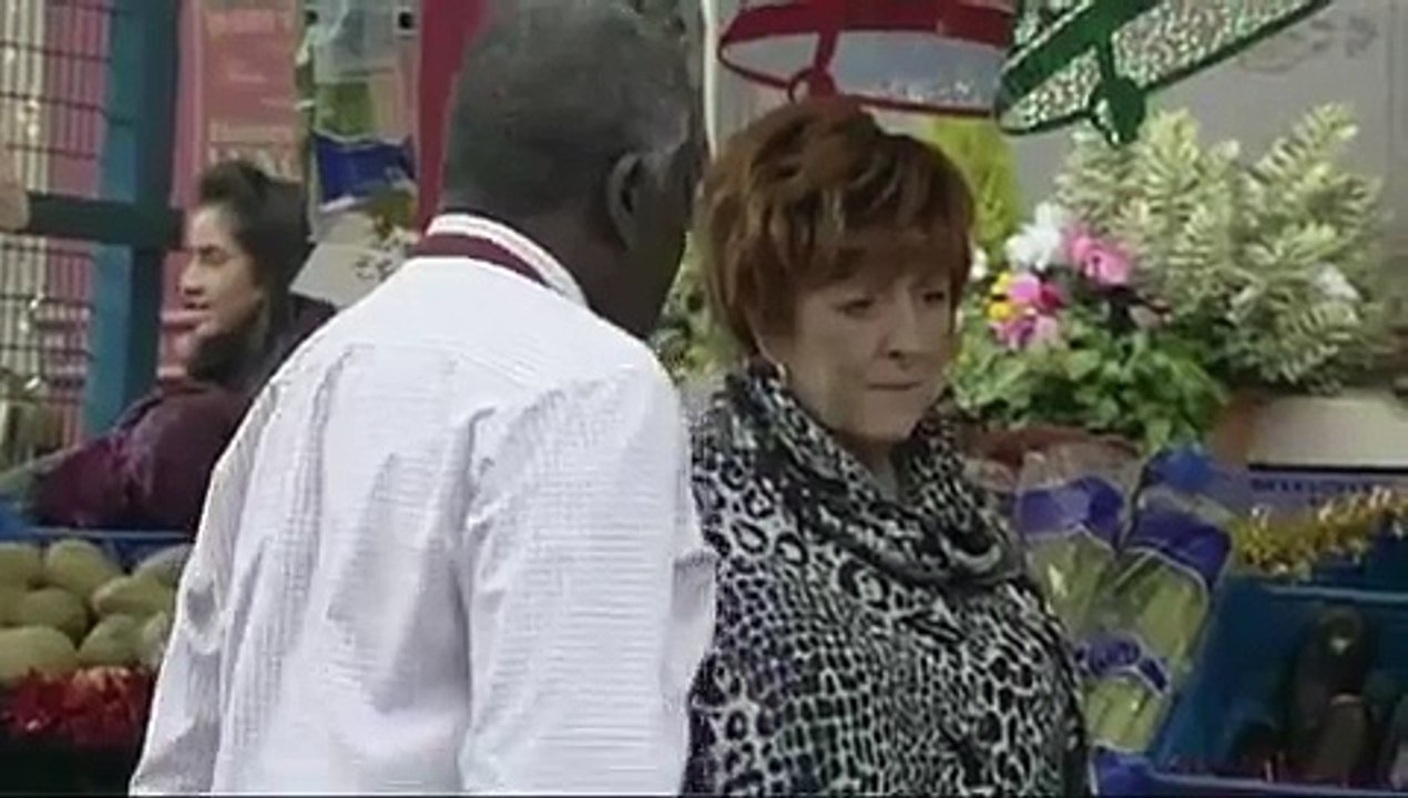 Ronnie Mitchell Clips - Ronnie tells Roxy shes pregnant 2009