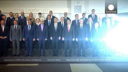 Nato dispiega armi ai confini russi. Stoltemberg: "Non ci trascineranno in un conflitto"