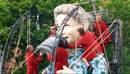 De Reuzen - Antwerpen 2015 - le mur de Planck - Royal de Luxe
