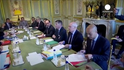 فابیوس: تروریست ها را شنود کنید نه دوستانتان را