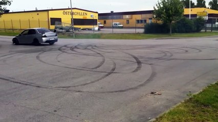 Mitsubishi Evo 8 Donuts