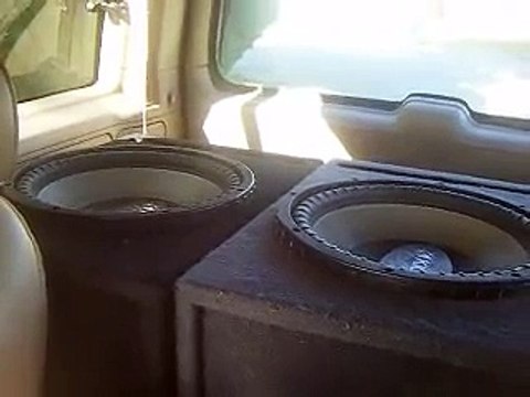 2 15 KICKERS CVR - 4000 WATT LANZAR MXA282 AMP - MYBASSHITS