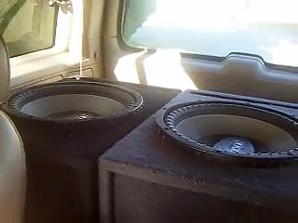 2 15" KICKERS CVR - 4000 WATT LANZAR MXA282 AMP - MYBASSHITS