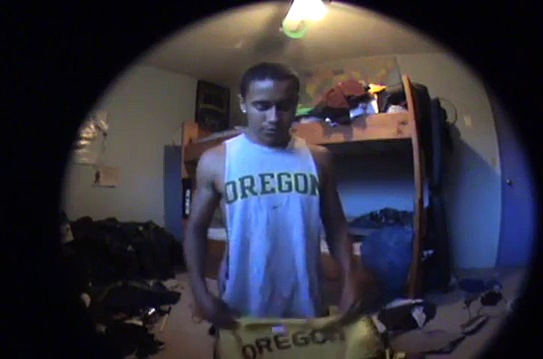 How to: Make cut off shirt