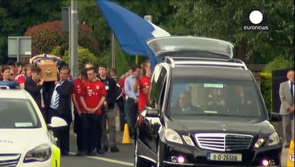 Nach tödlichem Balkonunglück: Weitere irische Studenten beigesetzt