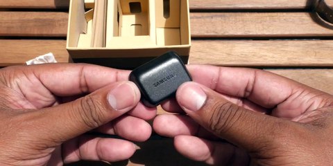 Samsung Gear Live Unboxing! (Android Wear)  - Faster - HD