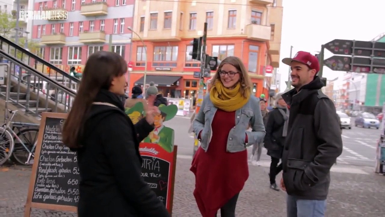 Looner? Maggy und Jan erklären Ballonfetisch || GERMAN-NESS in Berlin (5/5)