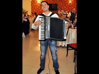 FORMATIA OXIGEN DIN SLOBOZIA-SARBA CA LA NUNTA (live 2013)