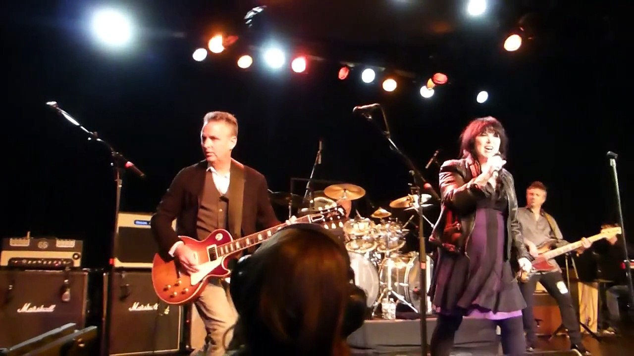 Mike McCready of Pearl Jam + Ann Wilson cover *Black Dog* Led Zeppelin live in Seattle 5/2/2015 HD