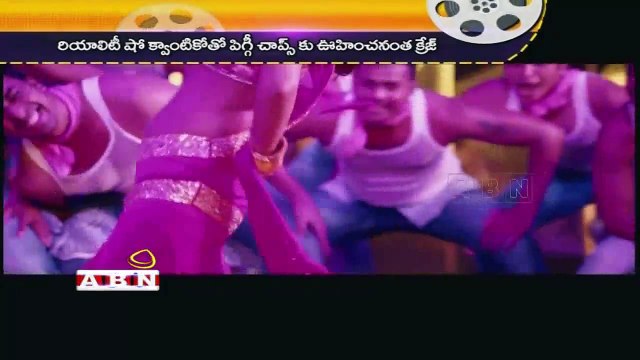 Priyanka chopra crosses 1 crore followers on twitter (25-06-2015)