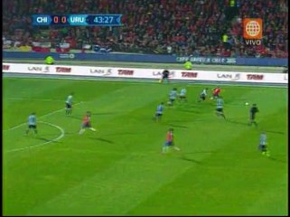 Arturo Vidal sufrió durísima entrada de Arévalo Ríos (VIDEO)