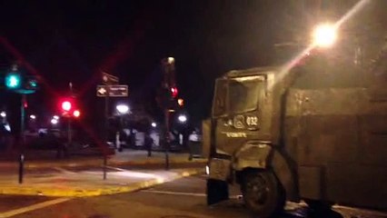 Perú vs. Bolivia: chilenos celebraron frente al hotel de la bicolor (VIDEO)