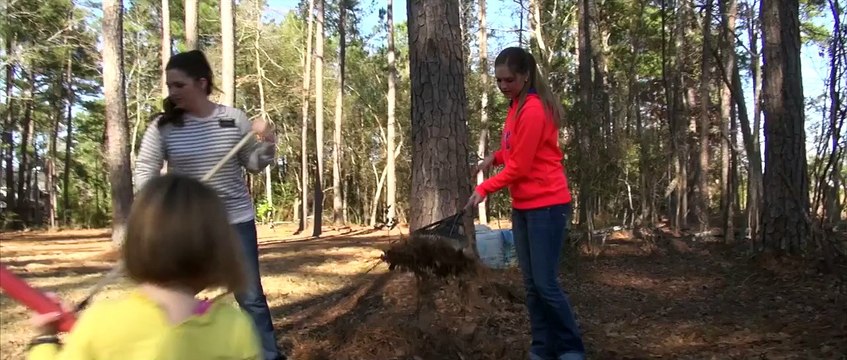 Meet Sister Burbank and Sister Hendrix - Mormon Missionaries