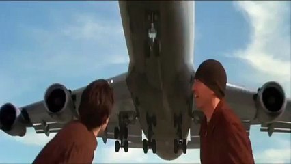 Boeing 747 landing jet