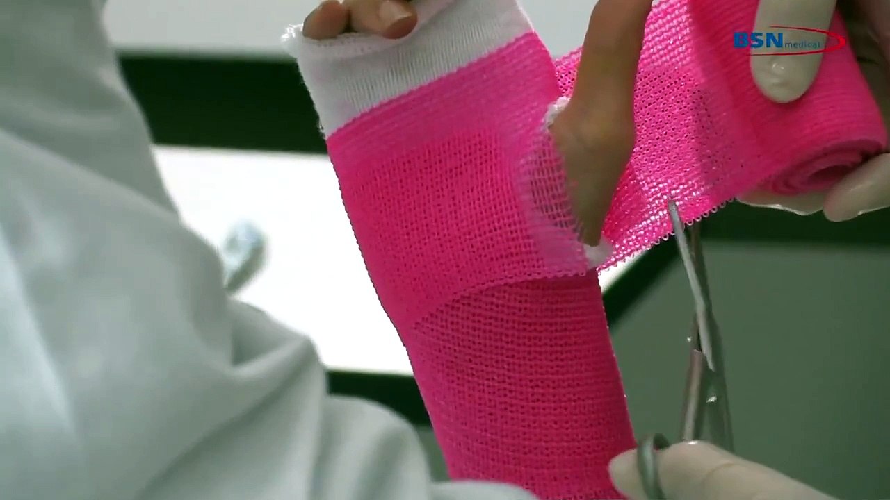 Synthetic casting removable short arm application_EN_by BSN medical.mov