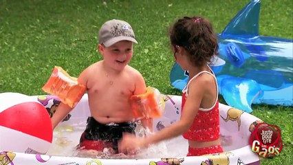 Gag Pipi dans la pipiscine, hihihi!