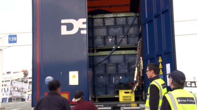 Border Force search lorries at Calais for migrants