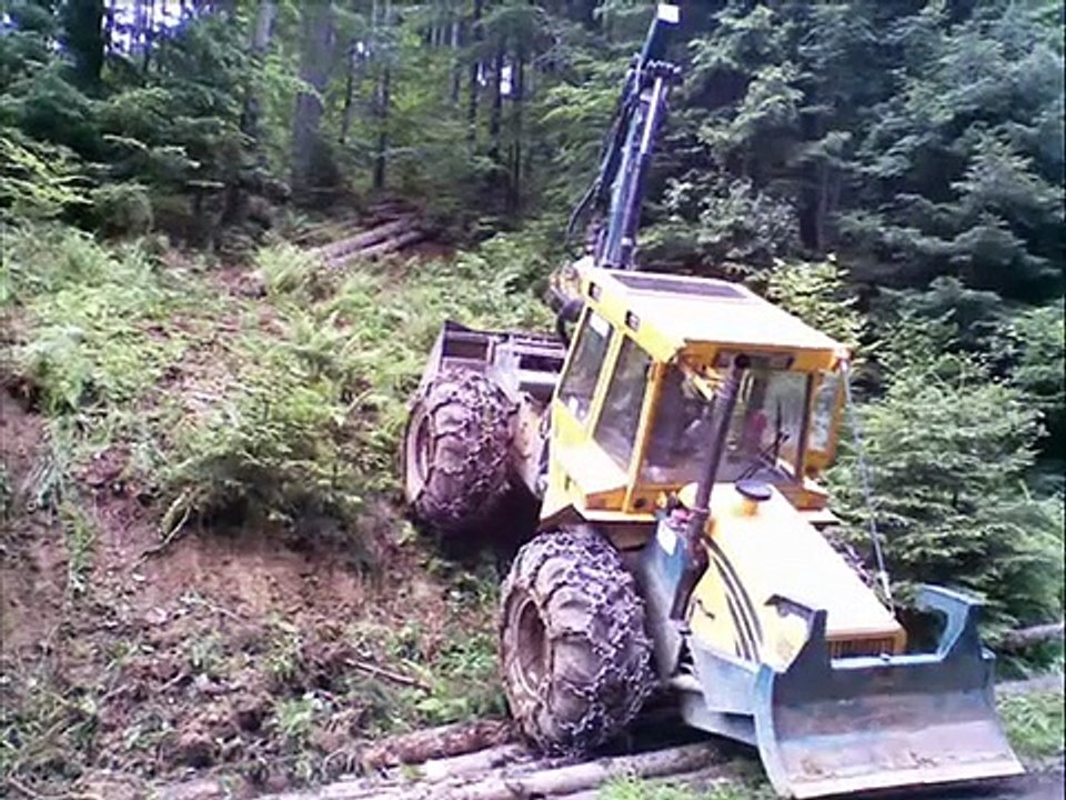 Těžba dřeva Skidder HSM-805 HARDFOREST