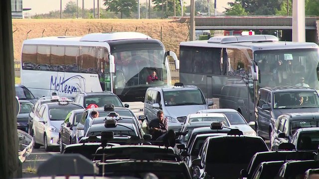 Grève taxis: des confrontations tendues, parfois violentes