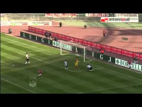 TG 20.03.15 Stasera Pescara-Bari, 4mila tifosi al seguito dei galletti