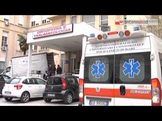 TG 17.03.15 Spettacoli, Battiato cade sul palco del Petruzzelli e si rompe il femore