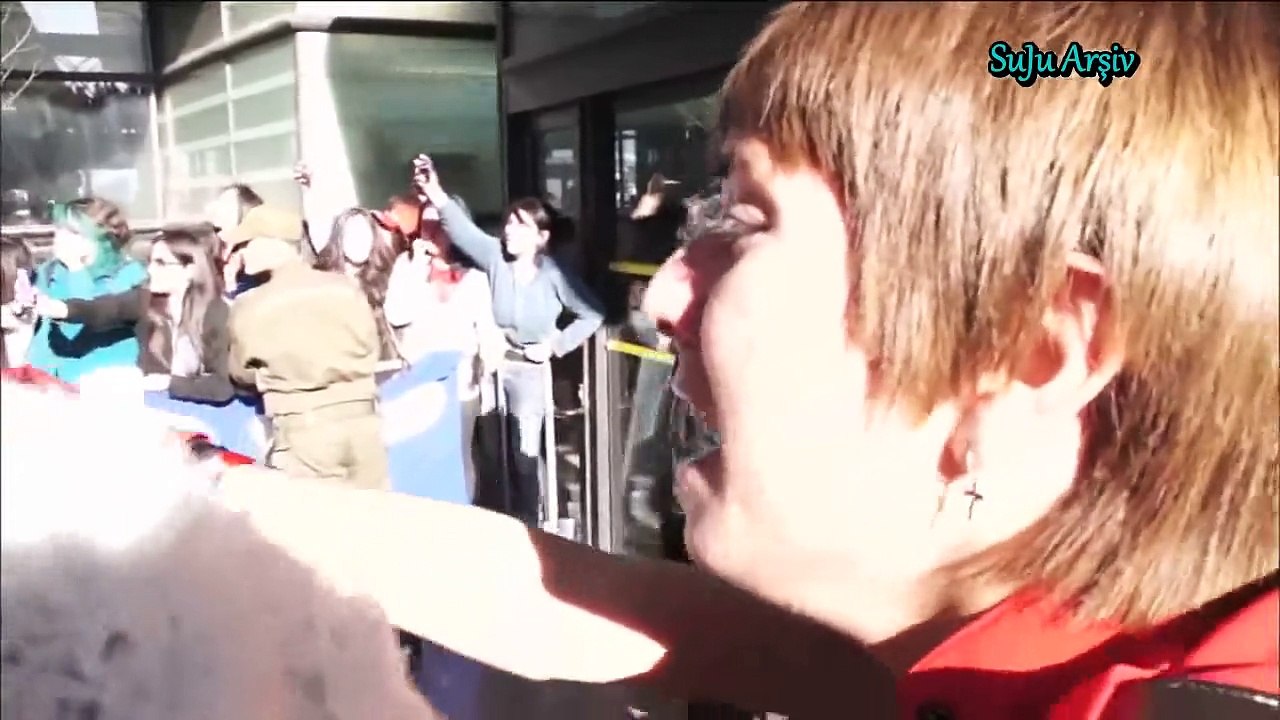 121117 Music Bank Şili - Super Junior'ın Sahne Arkası Görüntüleri (Türkçe Altyazılı)