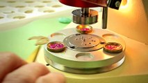 Comment sont fabriquées les montres suisses  NOMOS