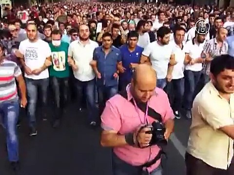 Протестующие остаются на улицах Еревана