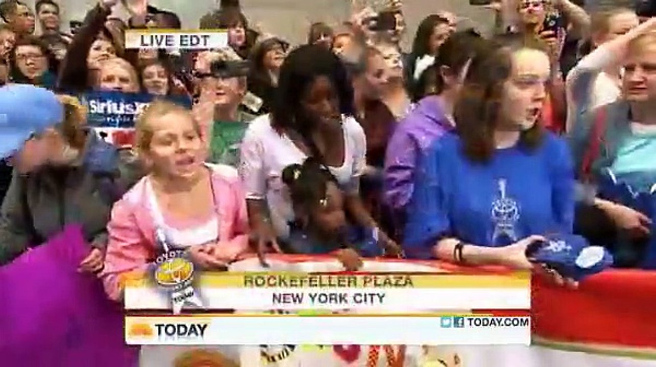 Bruno mars - The lazy song (Live on NBC's today)