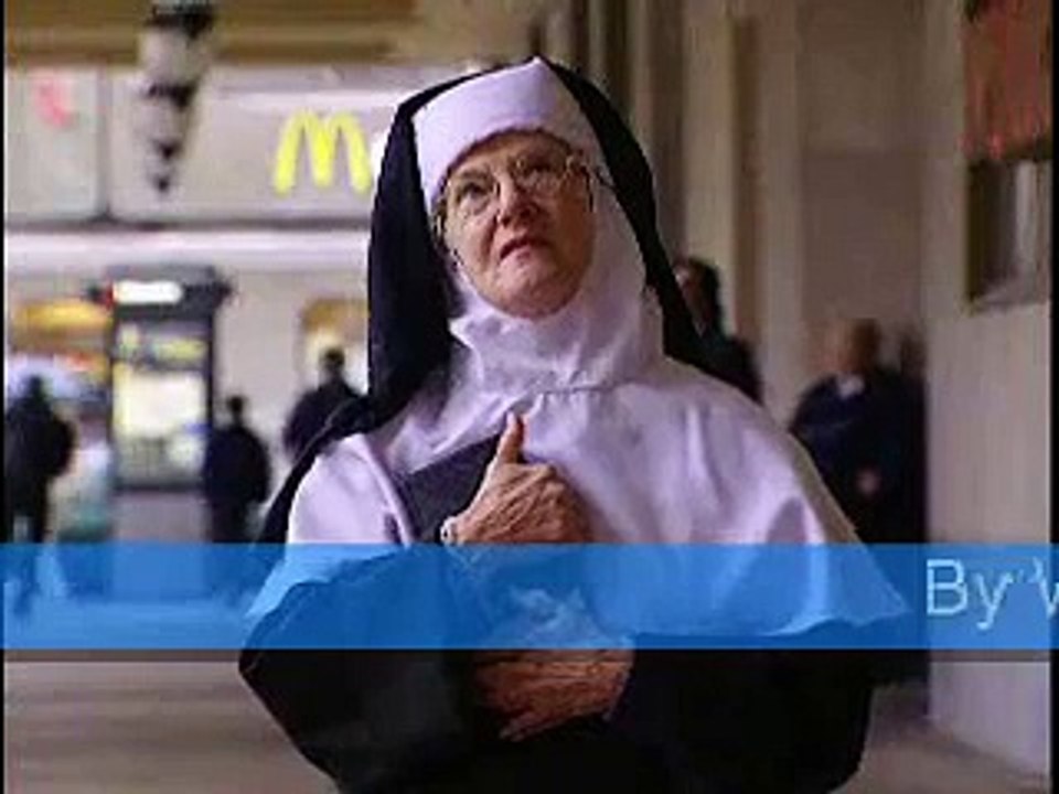 Camara Oculta: Monja con fotos eróticas