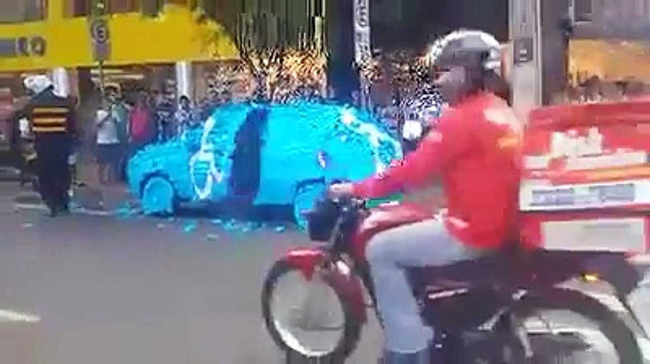 Ce Brésilien Valide s'est Garé sur une Place Handicapée.. Voici la Vengeance d'un Fou du Post-It