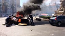 Marseille : les chauffeurs de taxis montent des barricades