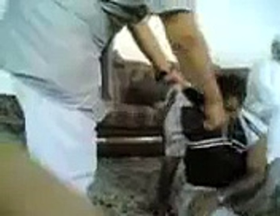 awald l97ab  ahel sa3od:تعذيب سواق في السعودية