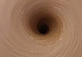 Captan imágenes de remolino gigante en lago de EE.UU.