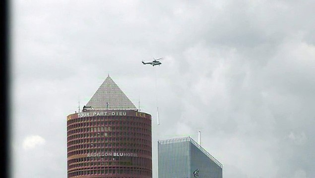 Tour Incity - Pose du mât