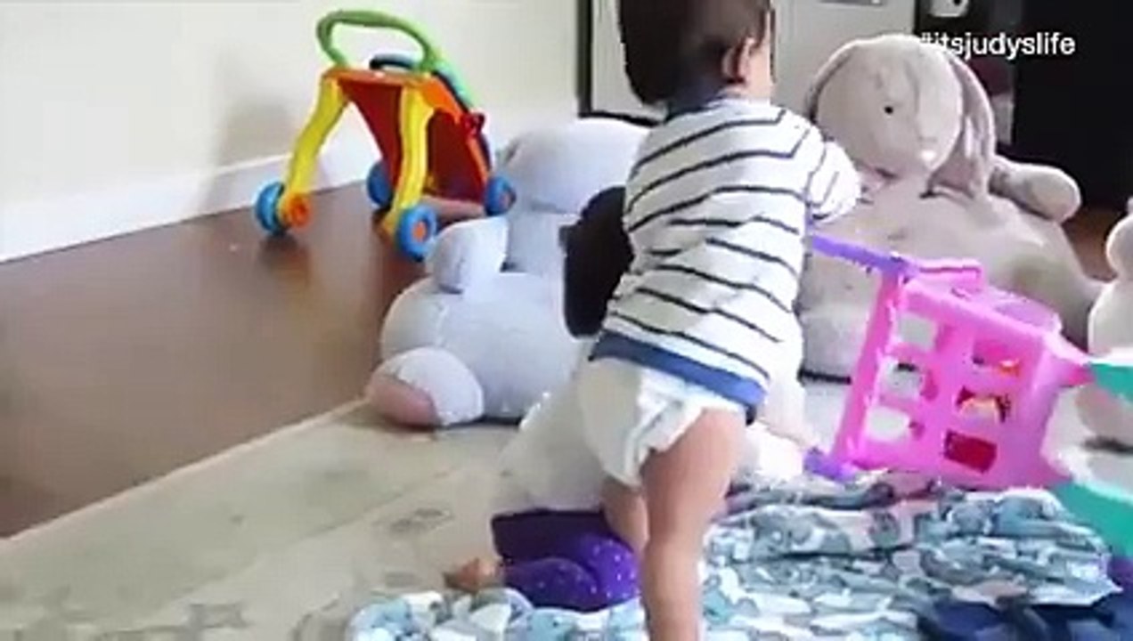Cute Twins Competition
