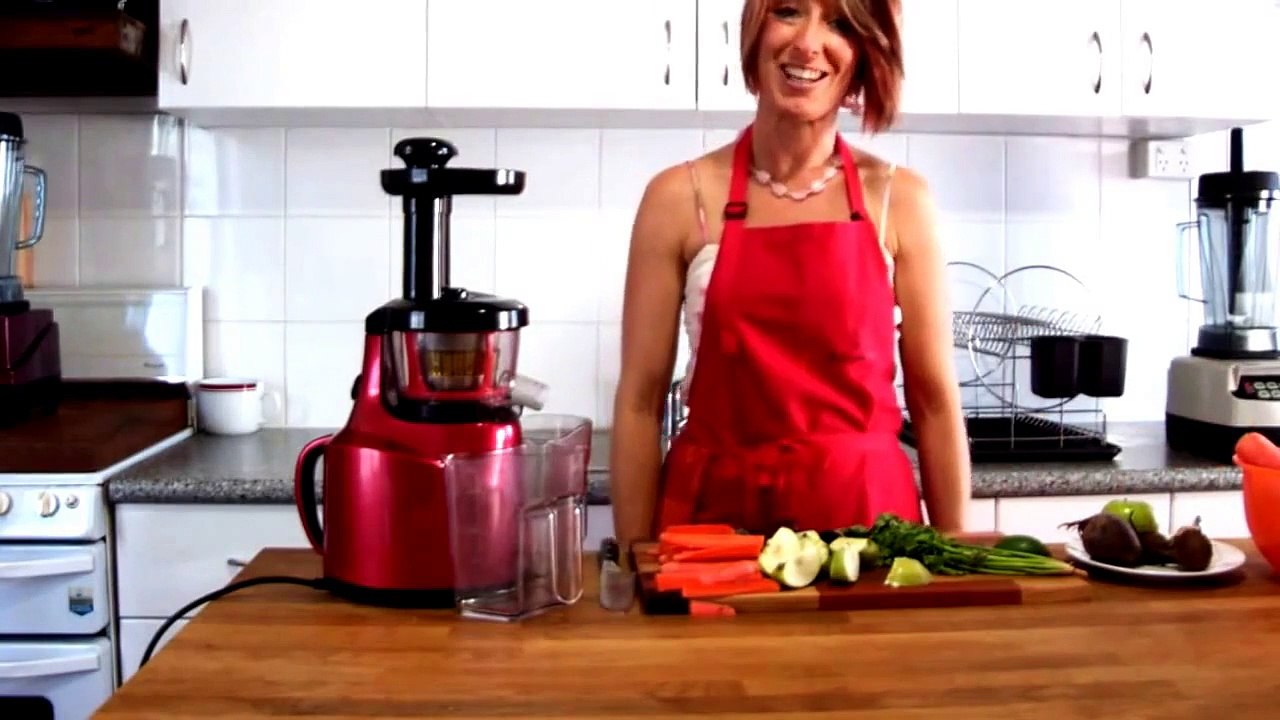Celerry Apple & Carrot Juice on Optimum 400 Juicer on Getting into Raw Cooking With Zane