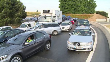 Francia: Protestas de taxistas por UberPOP [VIDEO]