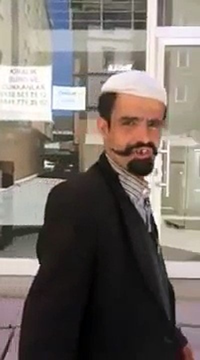 Vanlı Necip Hoca Traş Olmuş Evlenecek-İlahi okuyor