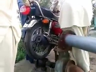 paksitani guys ke Jugaad check kare zara