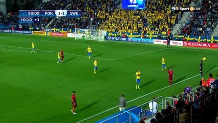 Thế giới bất bình khi người không công kẻ chỉ lo thủ